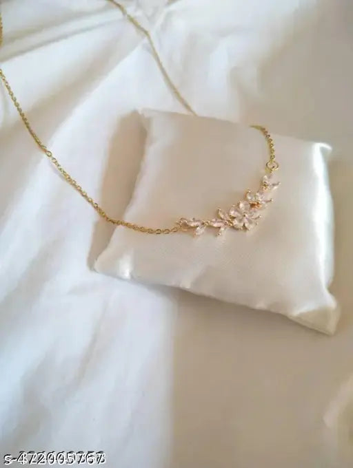 Sizzling Glittering Women Necklaces & Chains