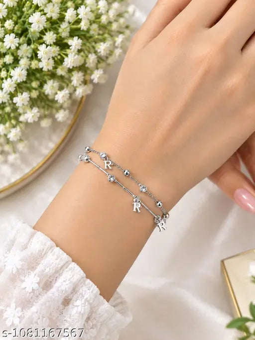 2 BRACELET GOLD AND SILVER